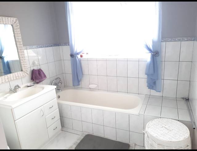 3 bed property to rent in FLORIDA PARK